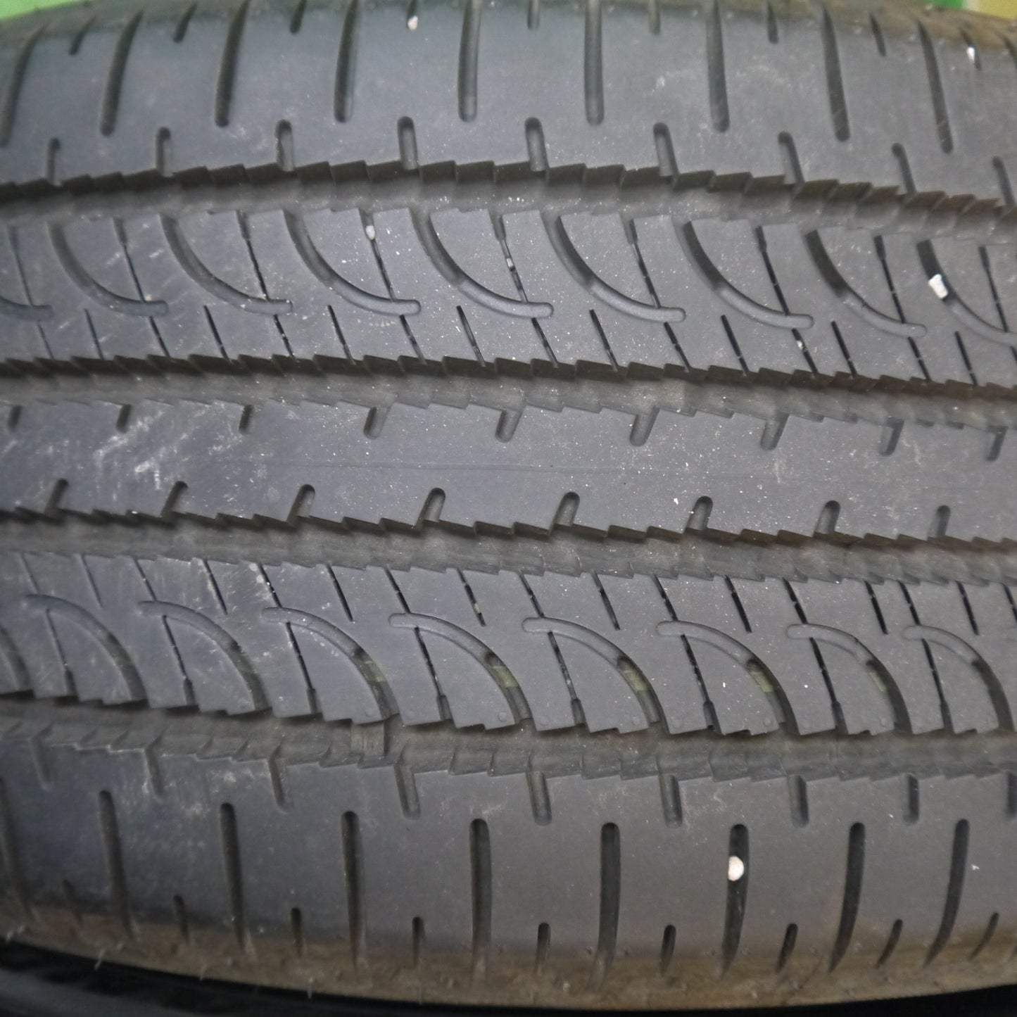 バリ溝!25年!9.5分★225/55R18 ヨコハマ ジオランダー SUV G055 E タイヤ 18インチ デリカ D:5 シャモニー アウトランダー ZR-V 等★5122605Hノタ