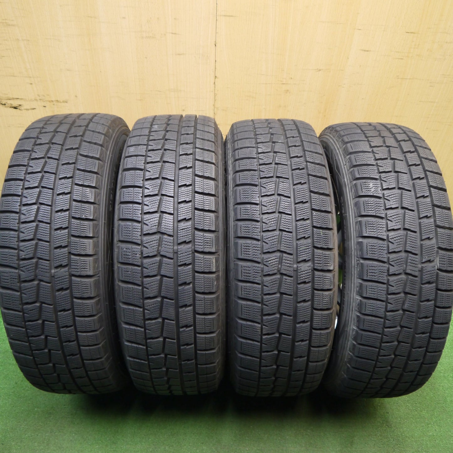バリ溝!キレイ!9分★スタッドレス 195/65R15 ダンロップ ウインターマックス WM01 SCHNEIDER MiD シュナイダー 15インチ PCD114.3/5H★5042108Hス