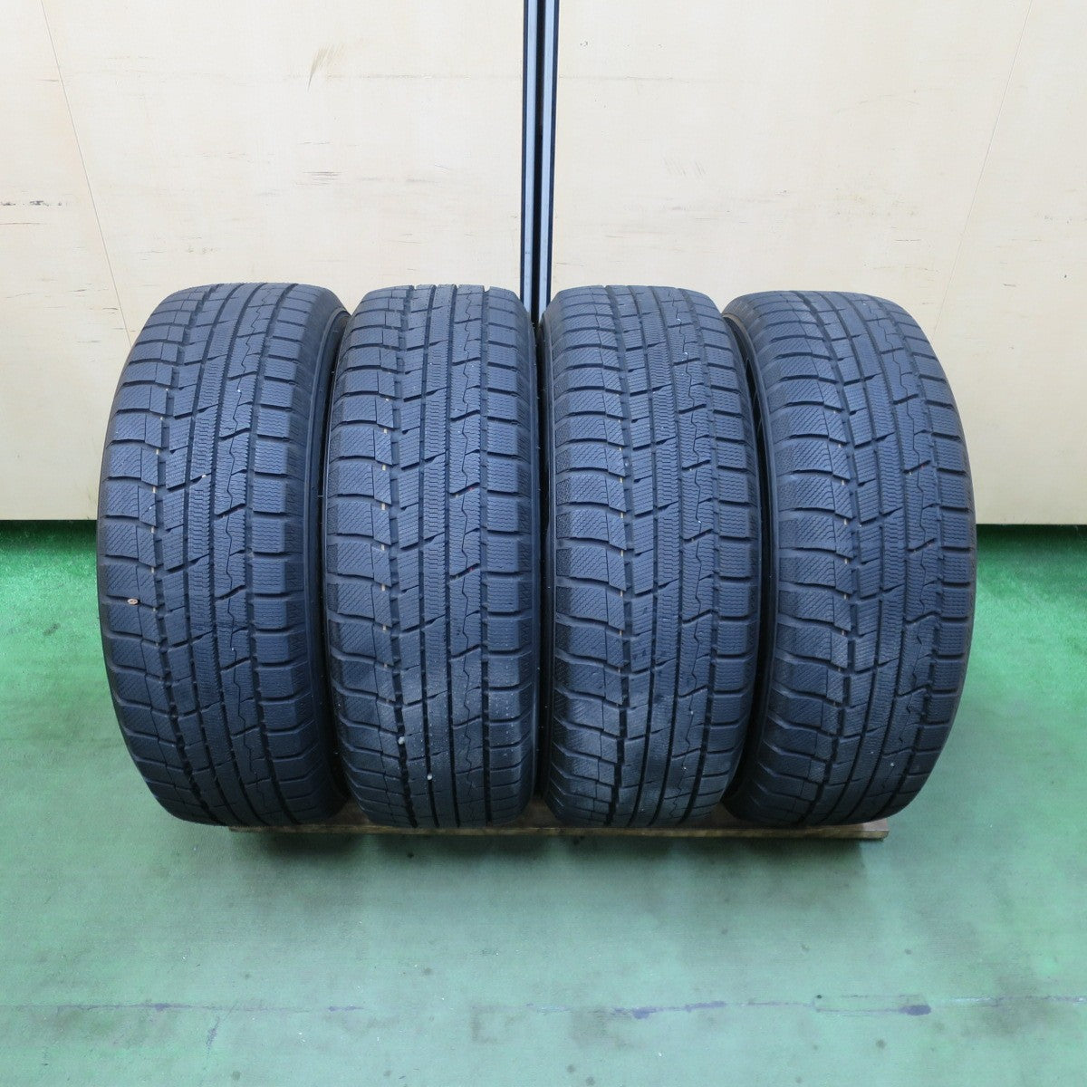 バリ溝!24年!キレイ!ほぼ10分★スタッドレス 225/60R17 トーヨー ウインター トランパス TX WAREN ヴァーレン 17インチ PCD114.3/5H★5112809TTス