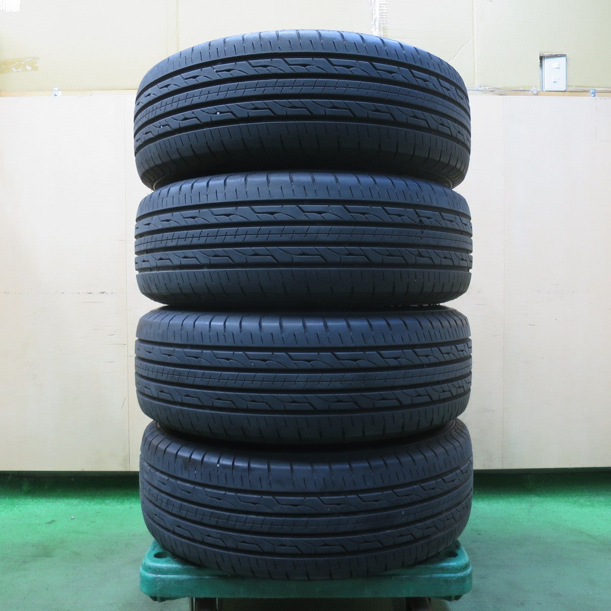 バリ溝!22年!キレイ!9分★LEHRMEISTER LMG VASTIA 215/65R16 グリップマックス STATURE HC-V ホワイトレター レアマイスター ヴァスティア PCD139.7/6H★5103012イノ