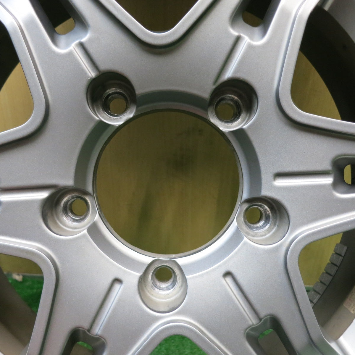 バリ溝!23年!キレイ!9.5分★ジムニー 等 175/80R16 スタッドレス ブリヂストン ブリザック DM-V3 KAZERA カゼラ 16インチ PCD139.7/5H★5081007HAス