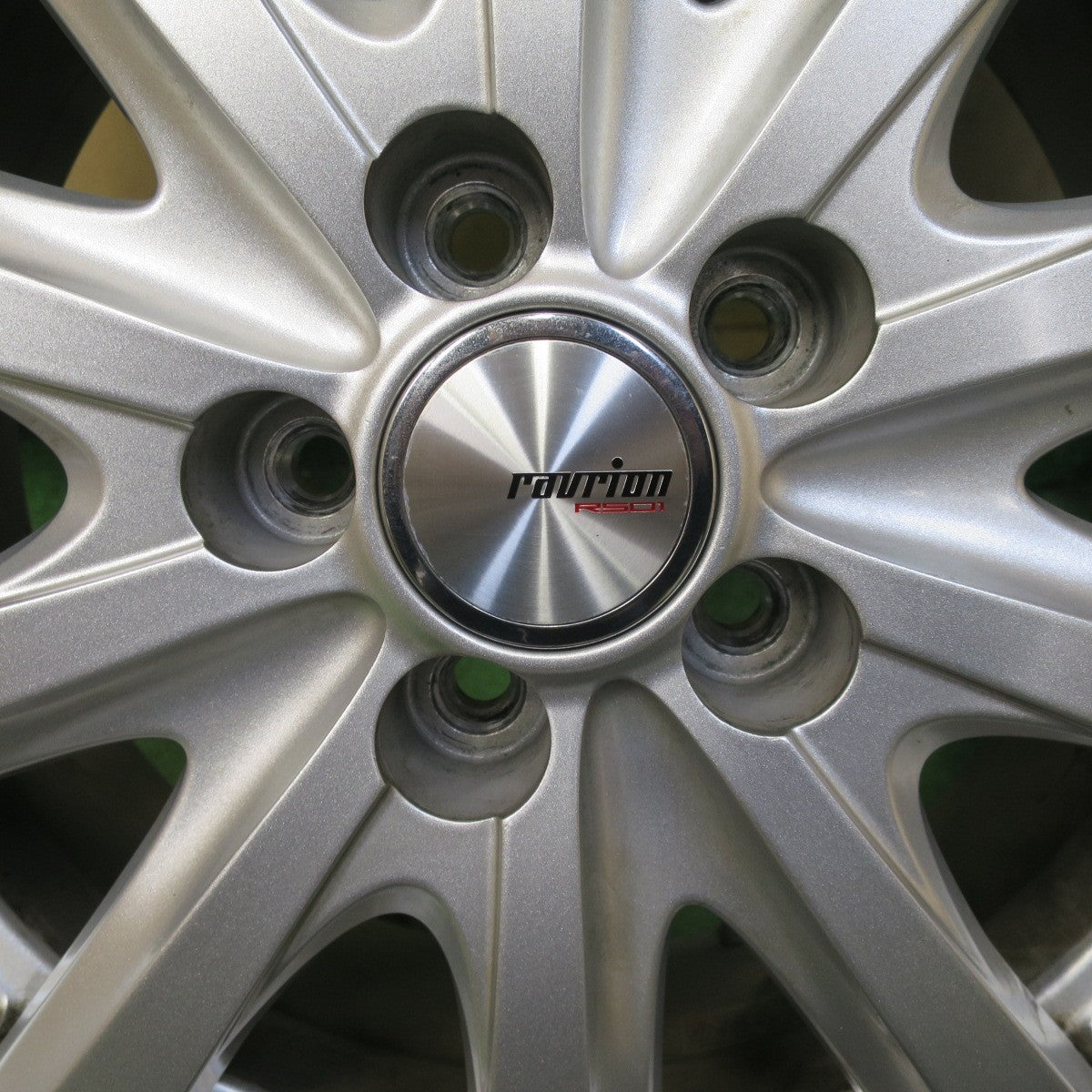 バリ溝!キレイ!9.5分★シエンタ 等 185/60R15 スタッドレス グッドイヤー アイスナビ7 ravrion RS01 ラブリオン 15インチ PCD100/5H★5092504TTス