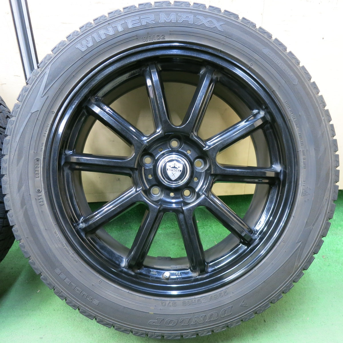 キレイ★スタッドレス 235/50R18 ダンロップ ウインターマックス WM02 ESTROSA エステローザ 18インチ PCD114.3/5H★5082602SKス