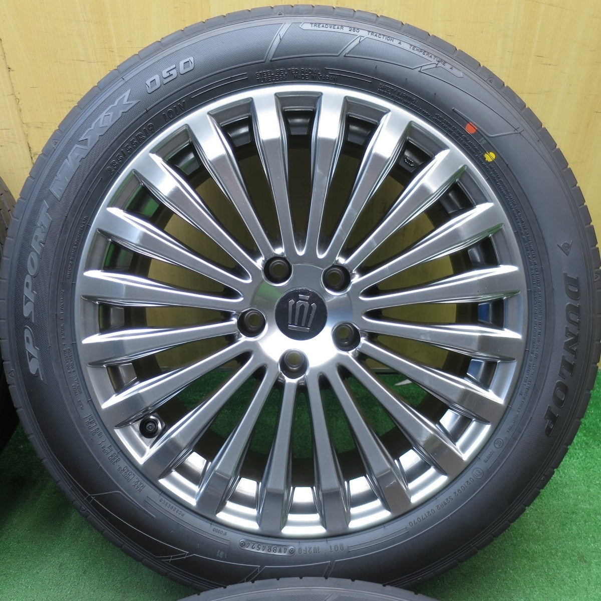 新車外し!24年★トヨタ 30系 クラウン セダン 純正 235/55R19 ダンロップ SPスポーツマックス 050 PCD120/5H★5040201KKノ