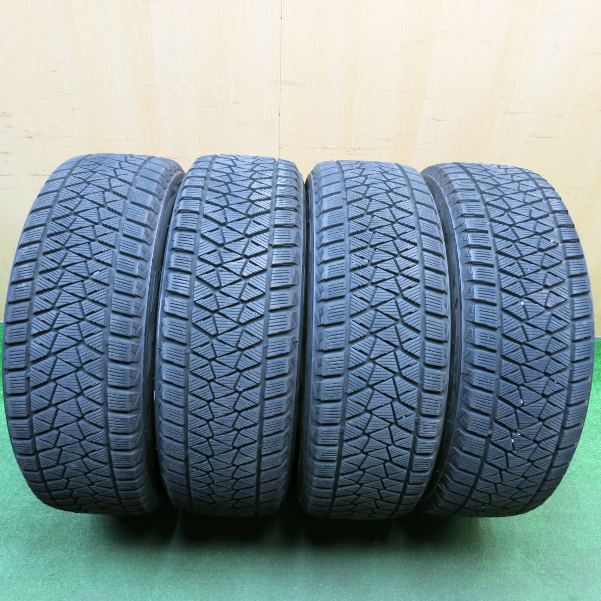 バリ溝!キレイ!8.5分★スタッドレス 225/60R18 ブリヂストン ブリザック DM-V2 AZ SPORTS AZスポーツ 18インチ PCD114.3/5H★6012207HAス