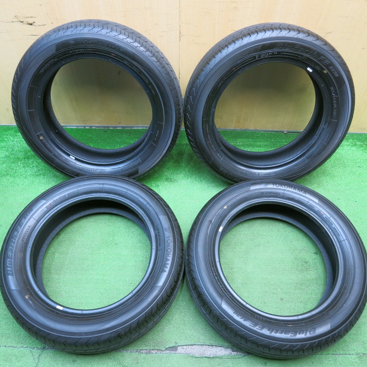 新車外し!23年★165/65R15 ヨコハマ BluEarth-FE AE30 ブルーアース タイヤ 15インチ タフト デリカ D:2 ソリオ 等★5051802HAノタ