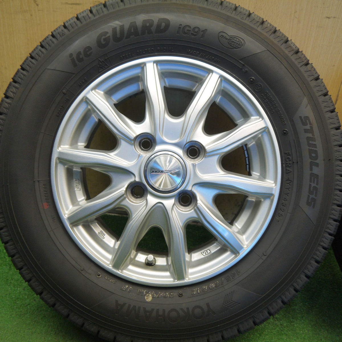 バリ溝!25年!キレイ!9.5分以上◎スタッドレス 145/80R12 80/78N ヨコハマ アイスガード iG91 JOKER ジョーカー 12インチ PCD100/4H◎6100606Hス