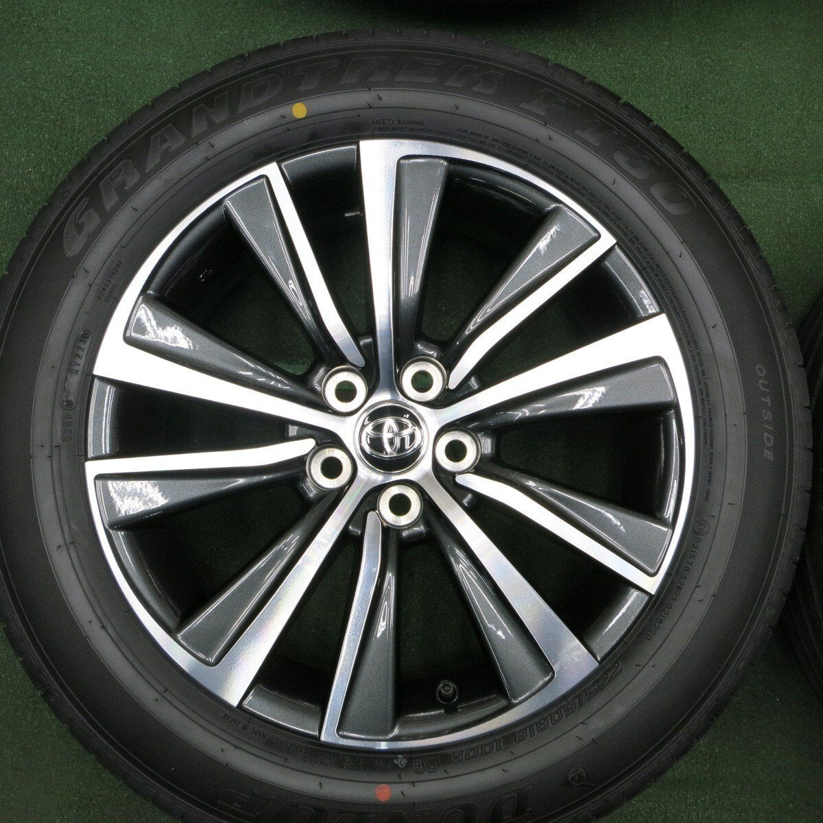 新車外し!23年★トヨタ 80系 ハリアー Gグレード 純正 225/60R18 ダンロップ グラントレック PT30 PCD114.3/5H★4041004TNノ