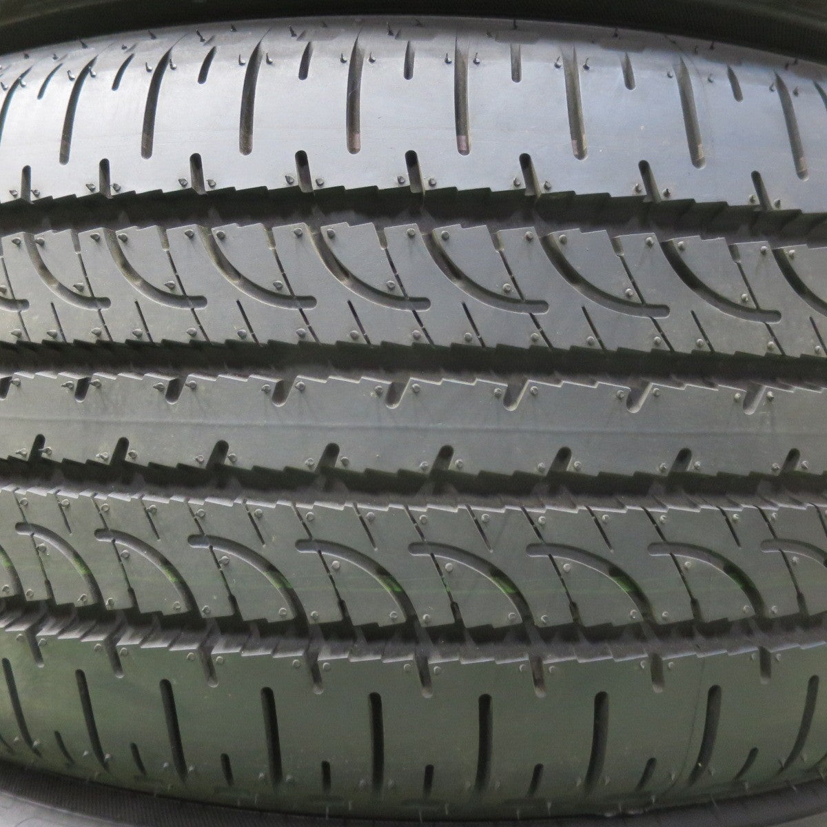 新車外し!24年★225/55R18 ヨコハマ ジオランダー SUV G055 G055E タイヤ 18インチ デリカ D5 XV フォレスター アウトバック 等★5031201イノタ
