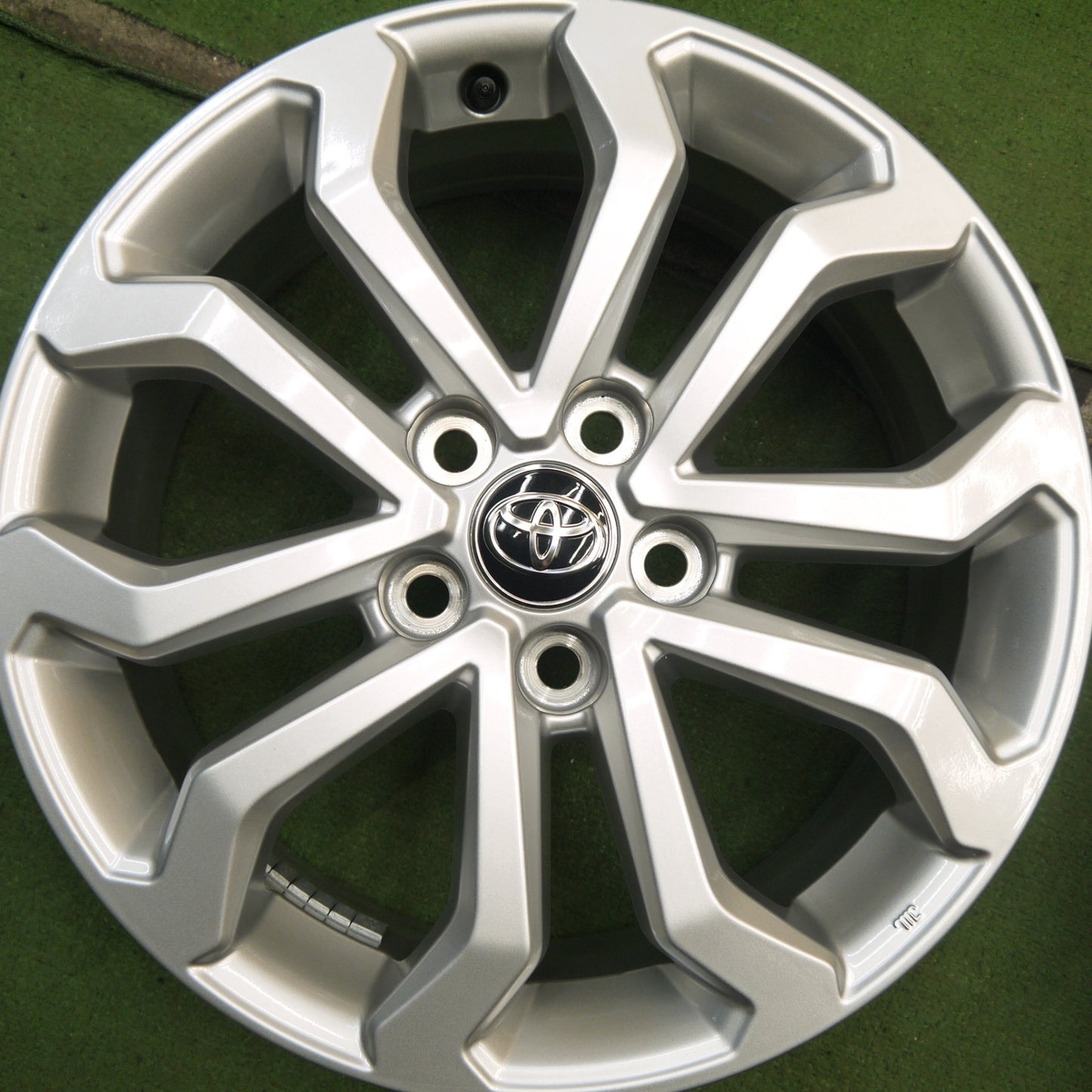 新車外し!付属品付き★トヨタ カローラ クロス Sグレード 純正 ホイール 17インチ 17×6.5J PCD114.3/5H★5063002Hホ