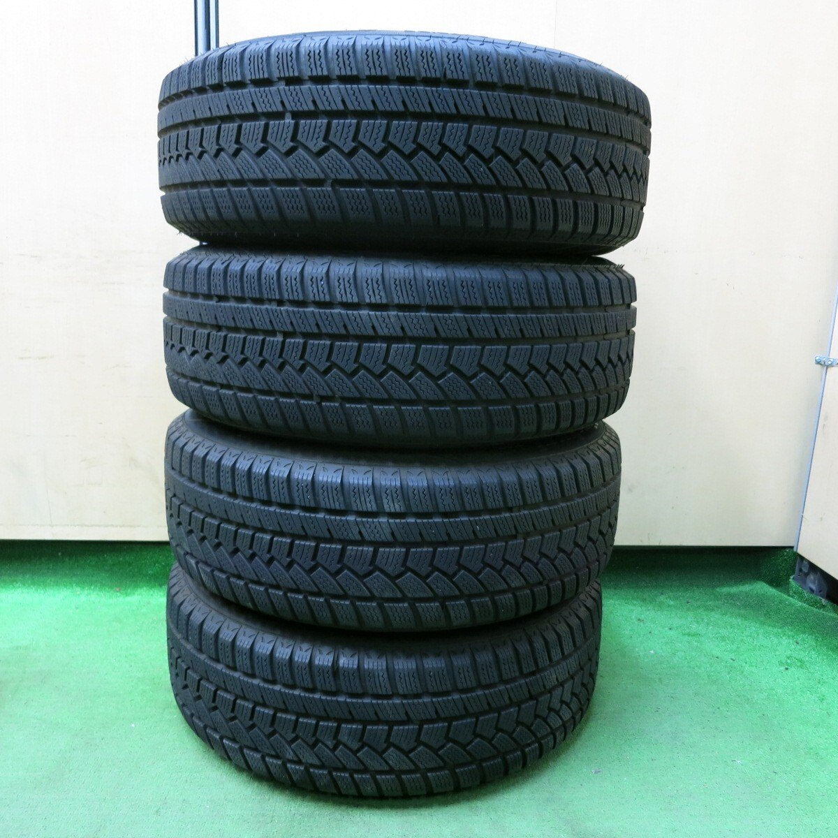 バリ溝!9.5分★ワーゲン 等 BORBET 215/60R16 スタッドレス ハイフライ Win-turi 212 ボルベット PCD112/5H★4092608SYス