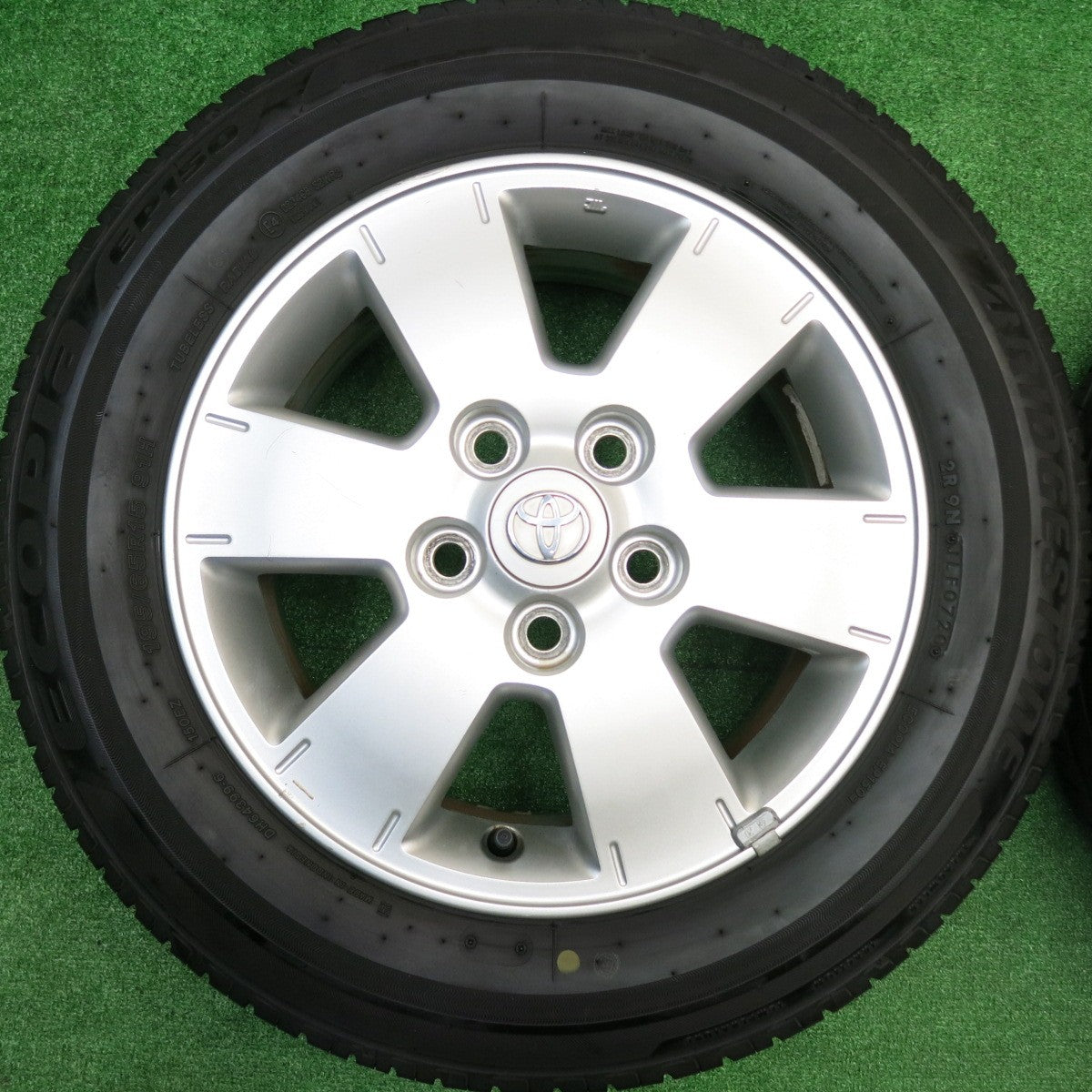 バリ溝!9.5分★トヨタ 60系 ノア ヴォクシー 純正 195/65R15 ブリヂストン エコピア EP150 15インチ PCD114.3/5H★5102307HAノ
