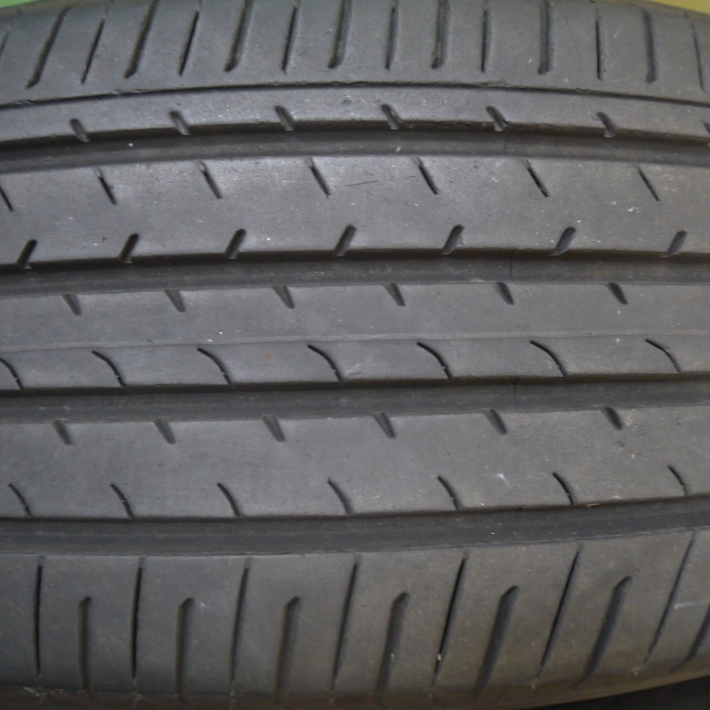 4本価格!24年★225/60R18 ヨコハマ アドバン V03 タイヤ 18インチ 40系 アルファード ヴェルファイア 等★6010902Hノタ