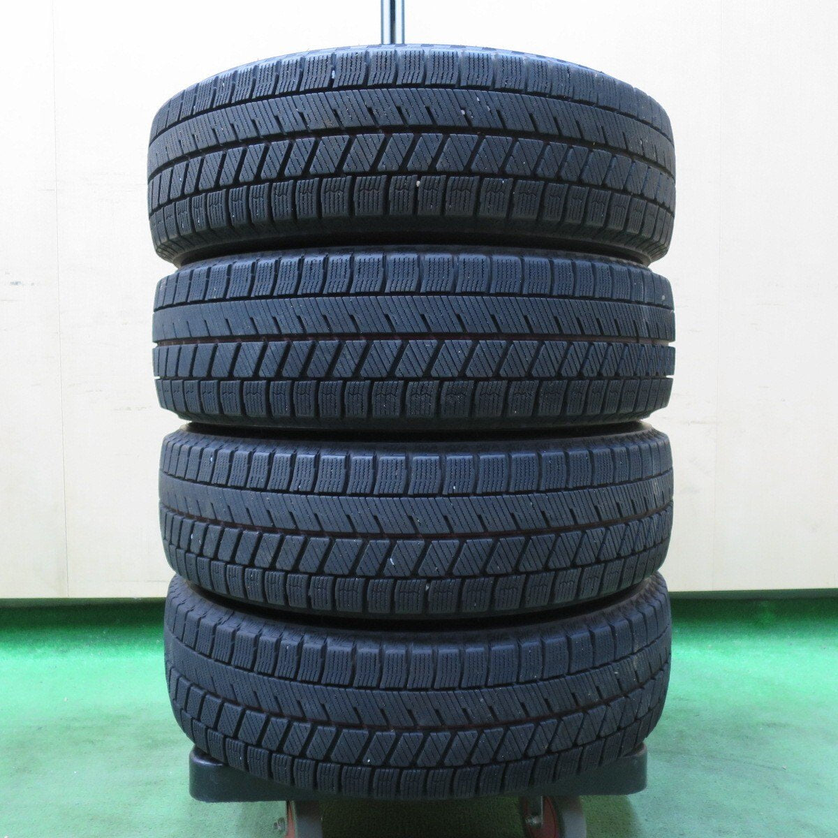 バリ溝!22年!キレイ!8.5分★スタッドレス 155/65R14 ブリヂストン ブリザック VRX3 Treffer トレファー 14インチ PCD100/4H★4123019イス