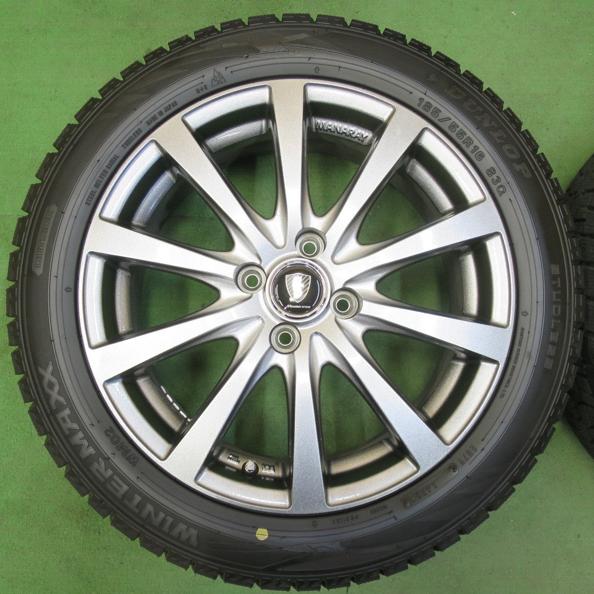 バリ溝!キレイ!ほぼ10分★スタッドレス 185/55R16 ダンロップ ウインターマックス WM02 MANARAY SPORT マナレイスポーツ 16インチ PCD100/4H★5051308イス