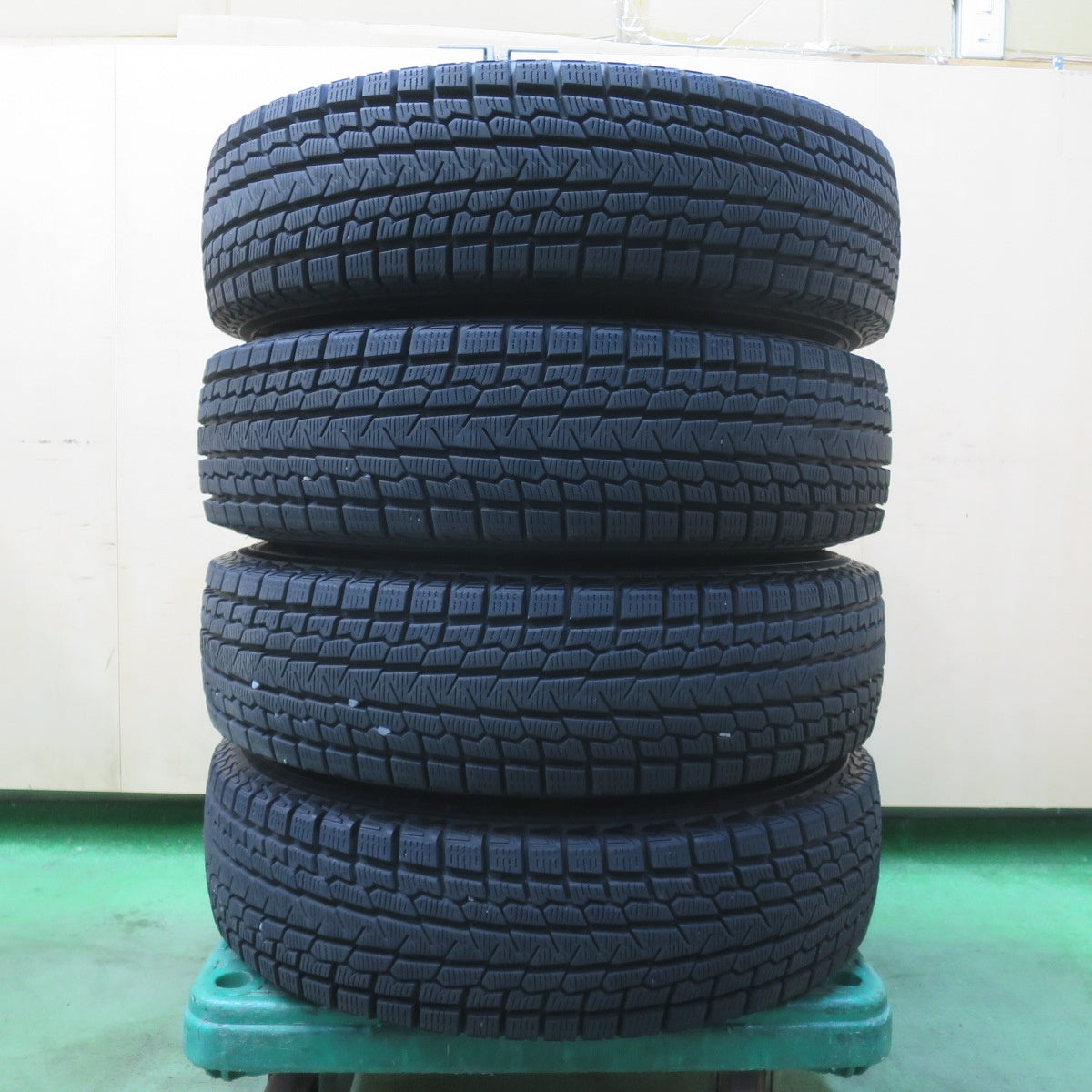 バリ溝!9.5分★三菱 パジェロミニ 純正 175/80R15 スタッドレス ヨコハマ アイスガード G075 15インチ PCD114.3/5H★6012711イス