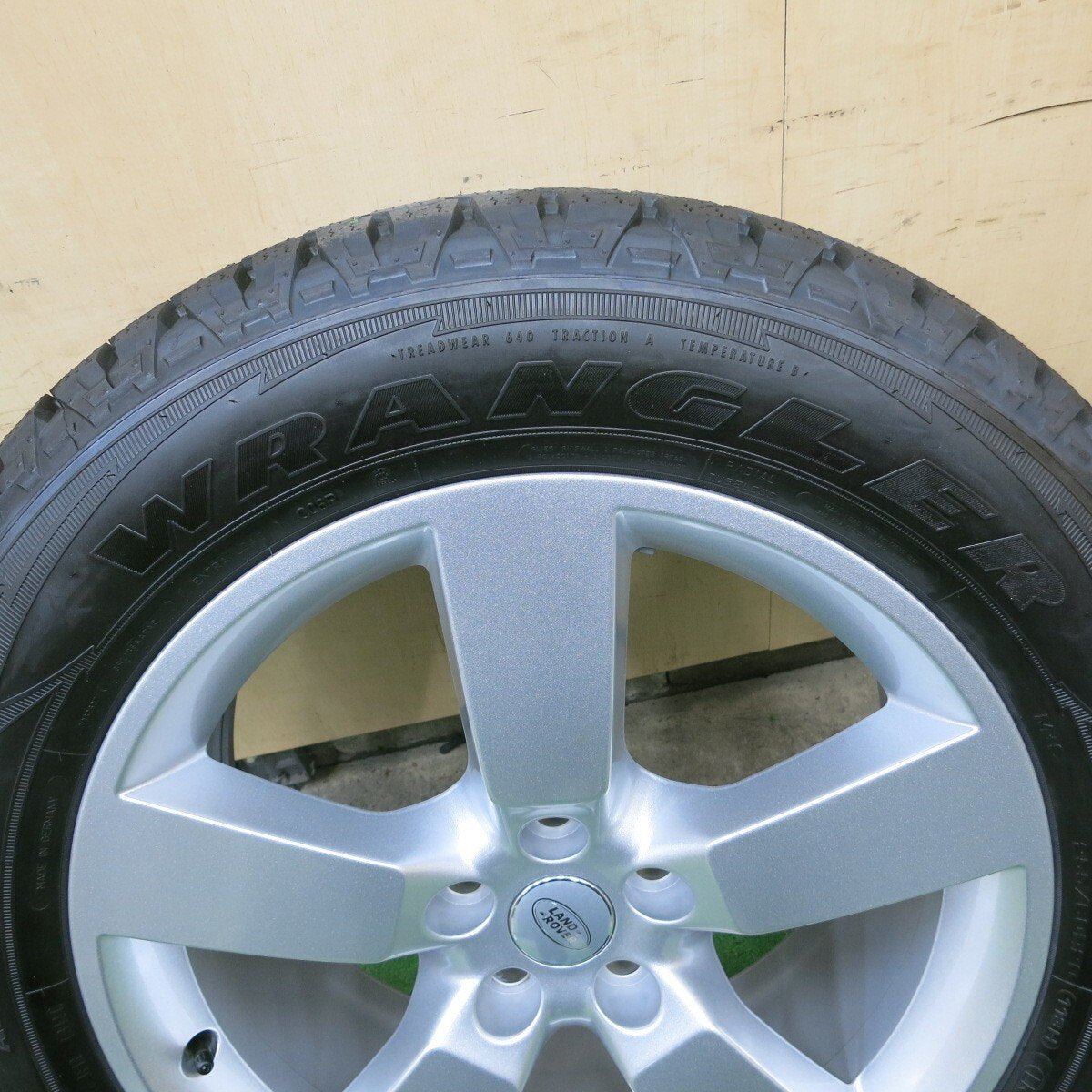 未使用24年1本★ランドローバー ディフェンダー 純正 255/60R20 グッドイヤー ラングラー ALL-TERRAIN PCD120/5H★5031902ナノ