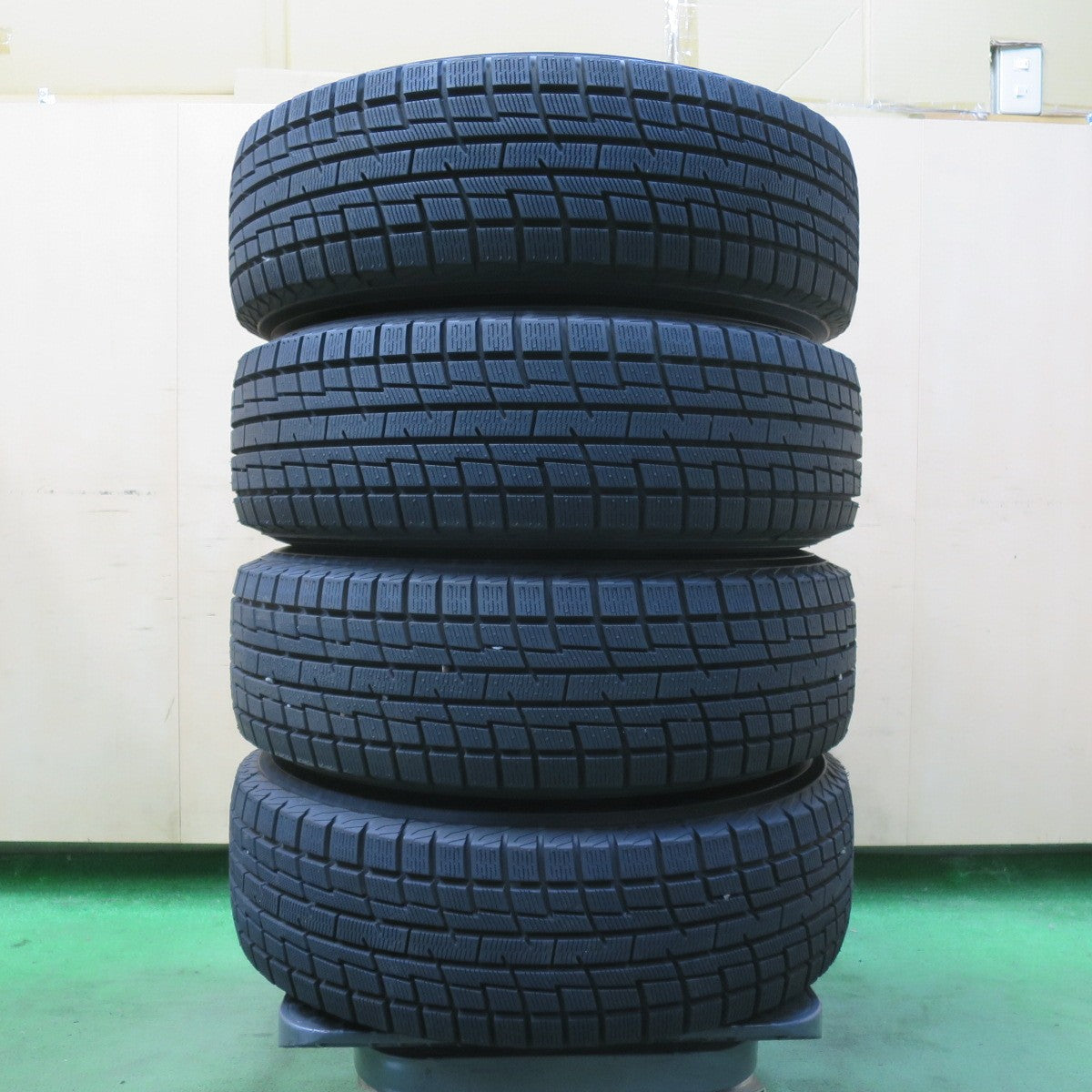 バリ溝!23年!キレイ!ほぼ10分★スタッドレス 185/70R14 プラクティバ アイス BP02 ヨコハマ製 SCHNEIDER MiD シュナイダー 14インチ PCD100/4H★5092009イス