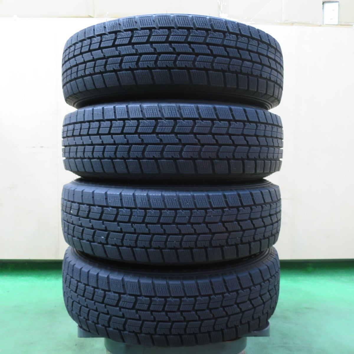 バリ溝!21年!キレイ!9.5分以上★スタッドレス 165/70R14 グッドイヤー アイスナビ7 D.O.S. DOS 14インチ PCD100/4H★4123017イス