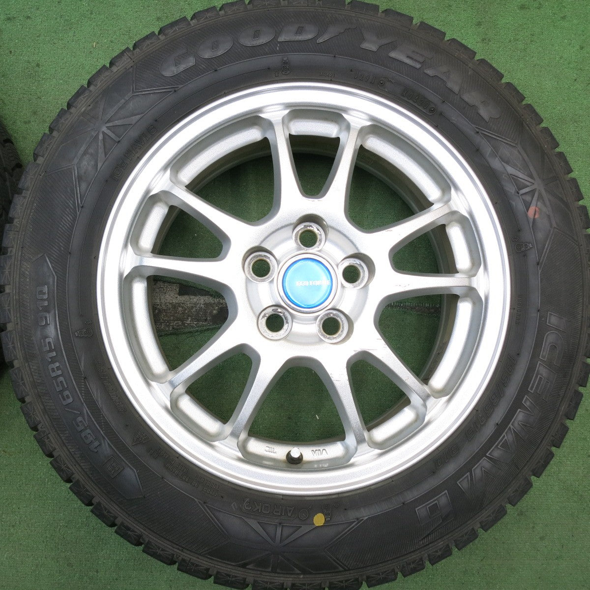 バリ溝!8.5分★プリウス 等 195/65R15 スタッドレス グッドイヤー アイスナビ6 ECO FORME エコフォルム 15インチ PCD100/5H★5081007HAス