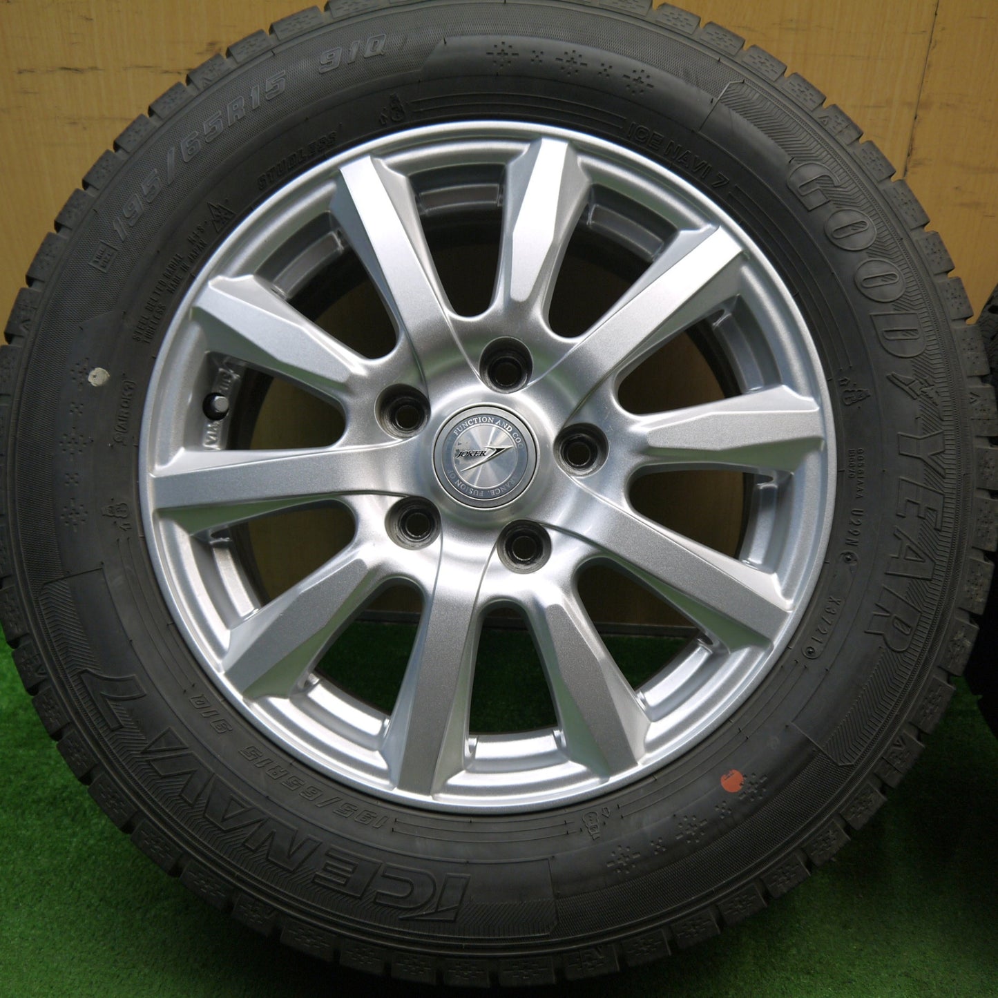 バリ溝!21年!キレイ!9分!2本★スタッドレス 195/65R15 グッドイヤー アイスナビ7 JOKER ジョーカー 15インチ PCD114.3/5H★5052106Hス