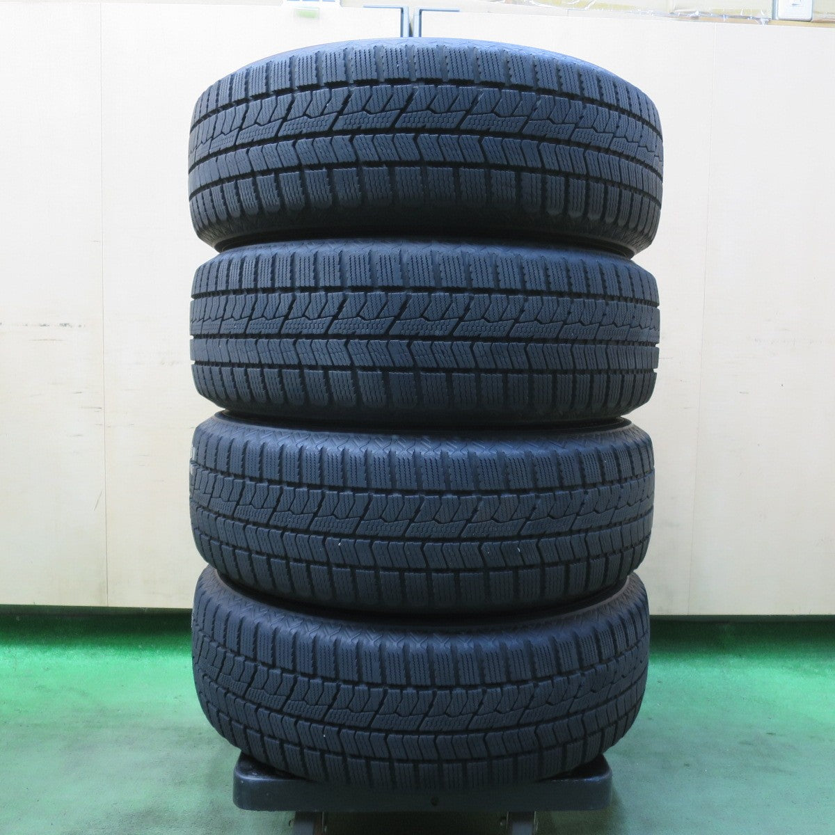 バリ溝!21年!8.5分★スタッドレス 195/65R15 トーヨー オブザーブ GIZ2 Ravrion ラブリオン 15インチ PCD100 114.3/5H マルチ★5111507イス
