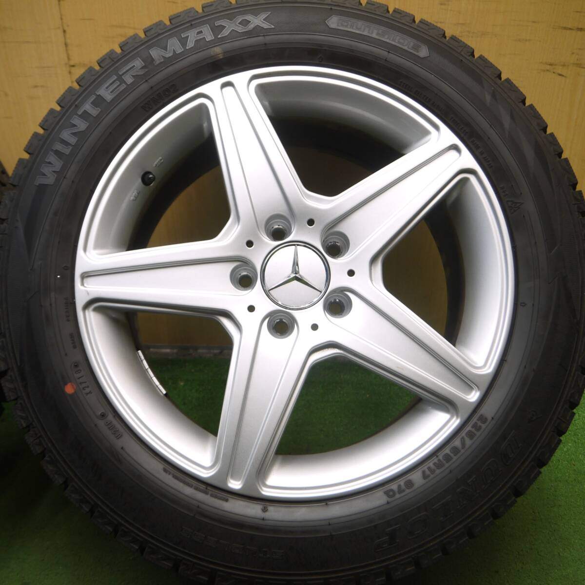 バリ溝!キレイ!9.5分★ベンツ 等 AGA 225/55R17 スタッドレス ダンロップ ウインターマックス WM02 PCD112/5H★4061903Hス