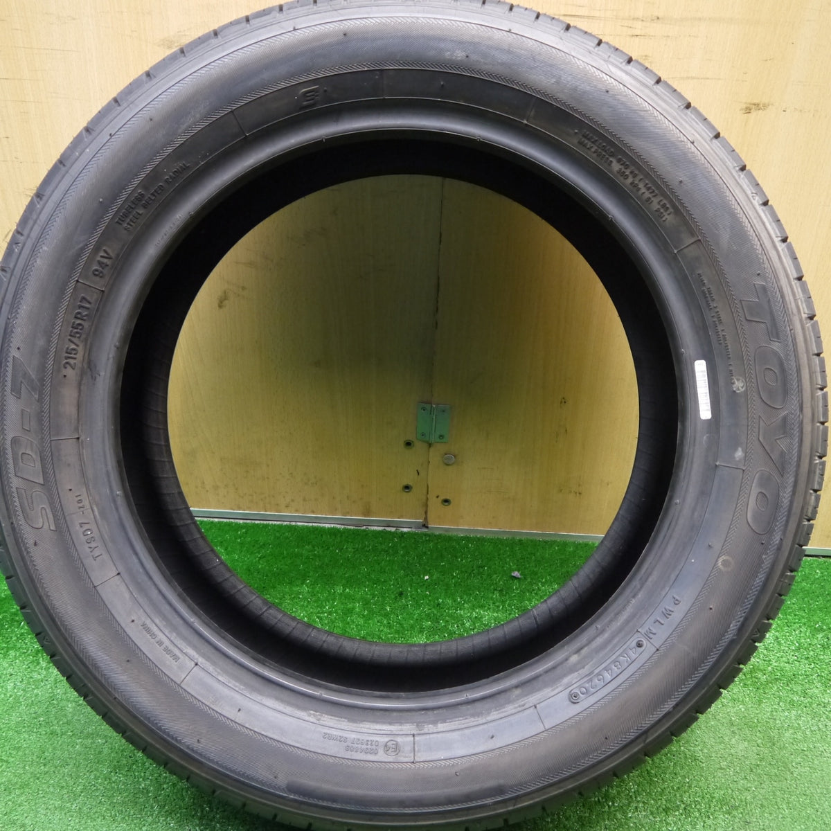 新車外し!1本★215/55R17 トーヨー SD-7 タイヤ 17インチ クラウン カムリ ヴェゼル スカイライン フォレスター 等★5110411Hノタ