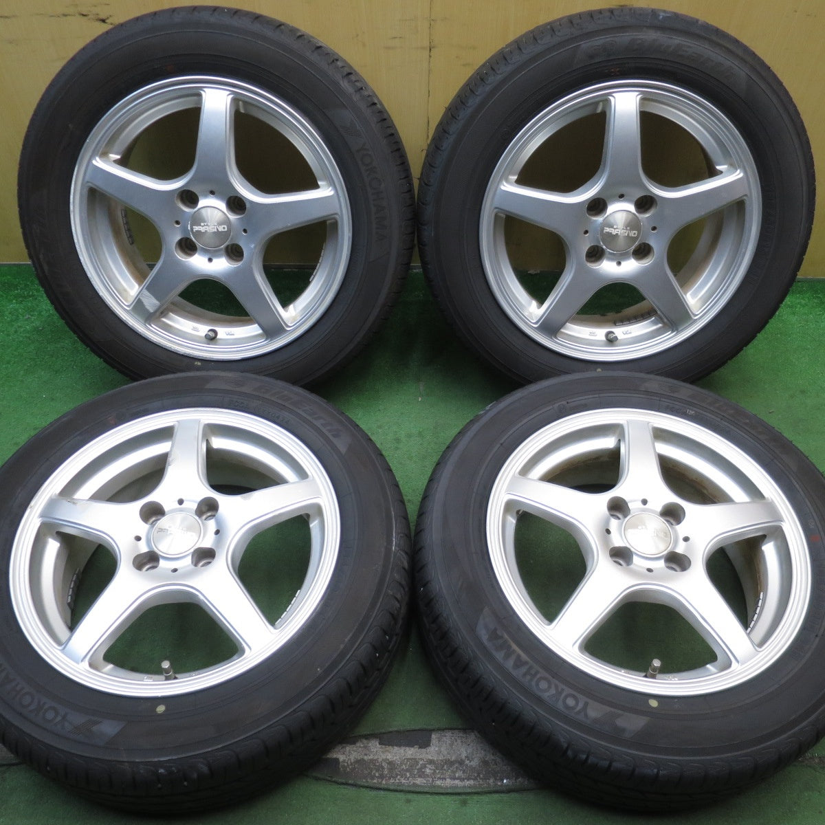 バリ溝!24年!8.5分★185/60R15 ブリヂストン ブルーアース AE01F STYLE PRASINO スタイル プラシノ 15インチ PCD100/4H★5082905NJノ