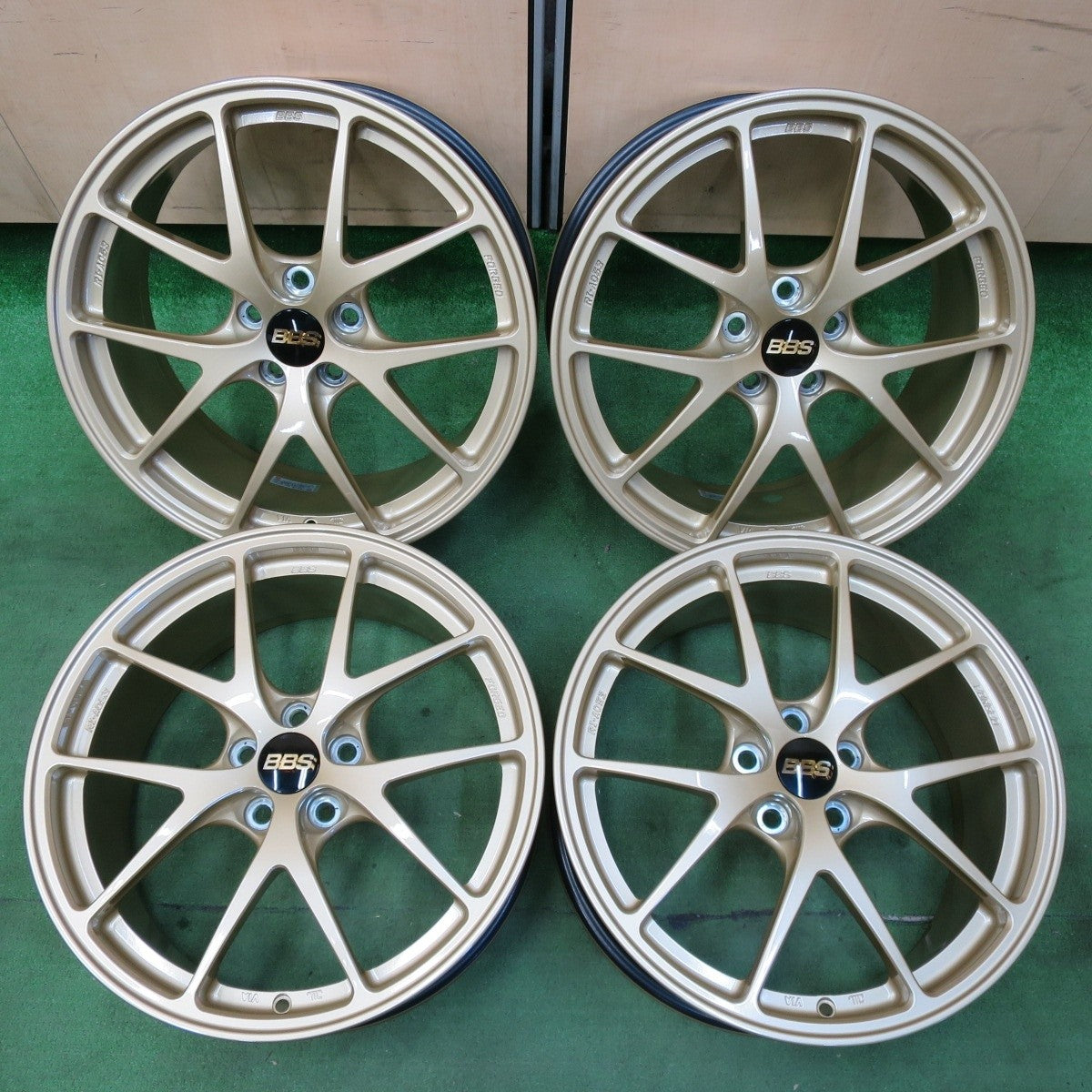 未使用!付属品付き★BBS RI-A RI-A053 鍛造 ホイール 17インチ 17×7.5J PCD100/5H★4102507イホ