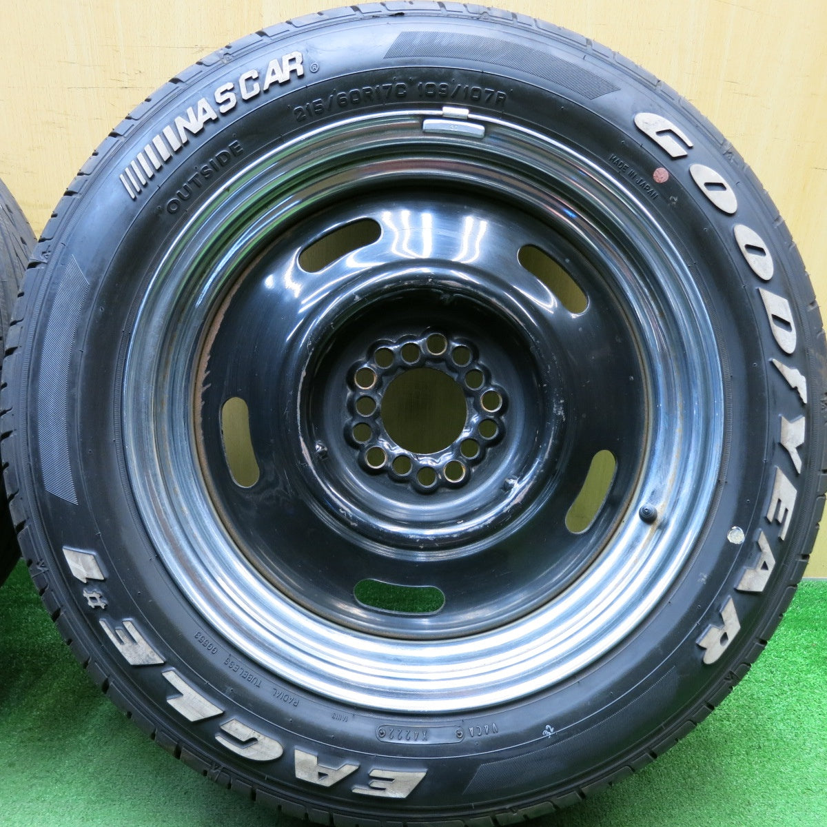 バリ溝!22年!9.5分★アイアンヘッド オールドムーン スチール 215/60R17 グッドイヤー イーグル #1 ナスカー ホワイトレター PCD 100 112 114.3/5H マルチ★5053103HAノ