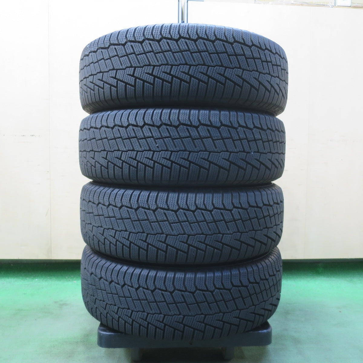 ほぼ未使用!25年!美品★スタッドレス 185/60R15 コンチネンタル ノースコンタクト NC6 Exceeder エクシーダー 15インチ PCD100/4H★6032302イス