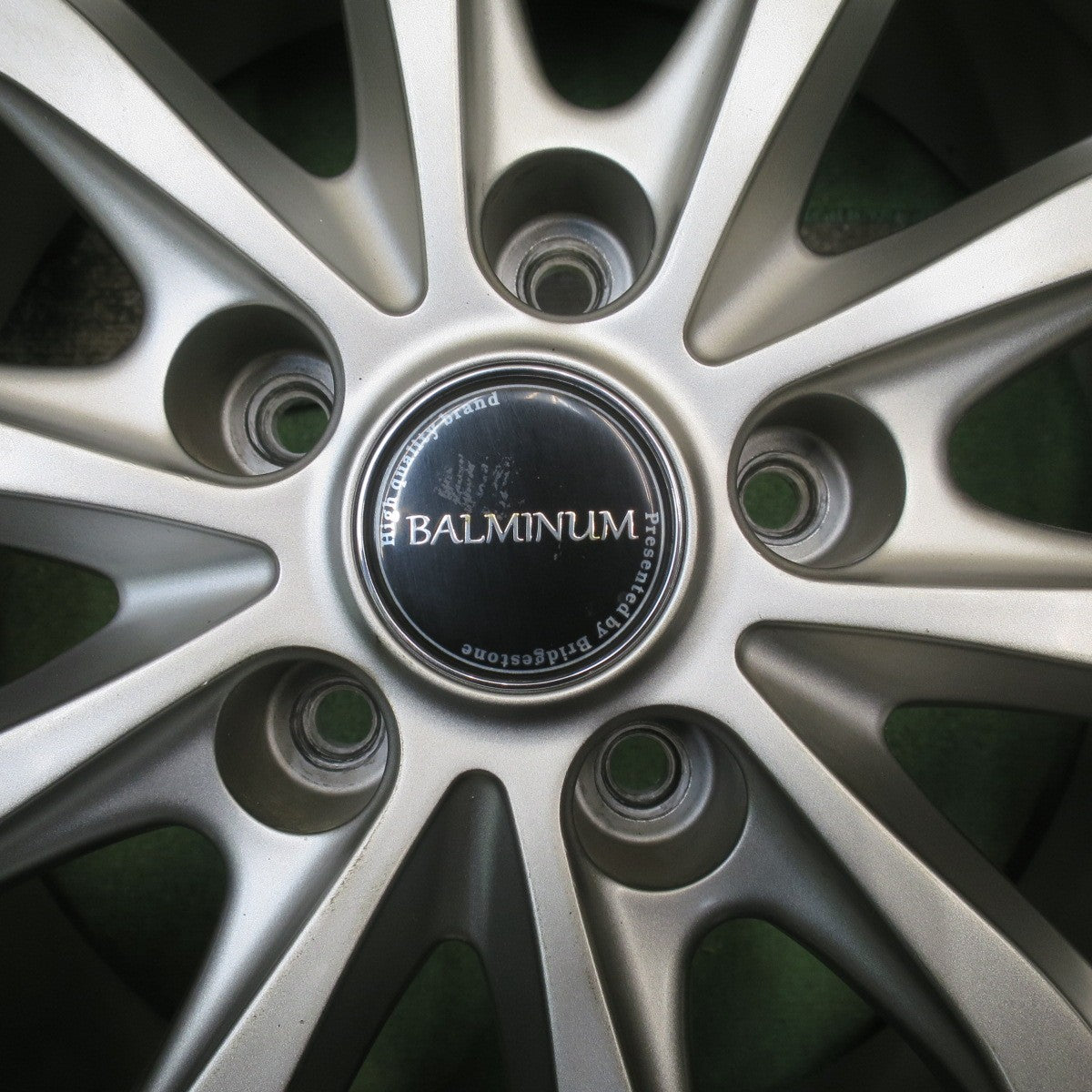 バリ溝!21年!キレイ!9.5分★スタッドレス 225/55R17 ブリヂストン ブリザック VRX2 BALMINUM バルミナ 17インチ PCD114.3/5H★5093004NJス
