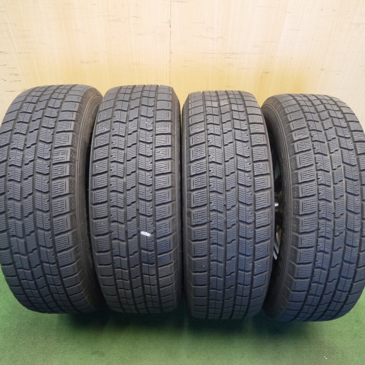 バリ溝!22年!キレイ!8.5分◎プリウス 等 LOXARNY SPORT 195/65R15 スタッドレス グッドイヤー アイスナビ7 ロクサーニ スポーツ 15インチ PCD100/5H◎6082402Hス