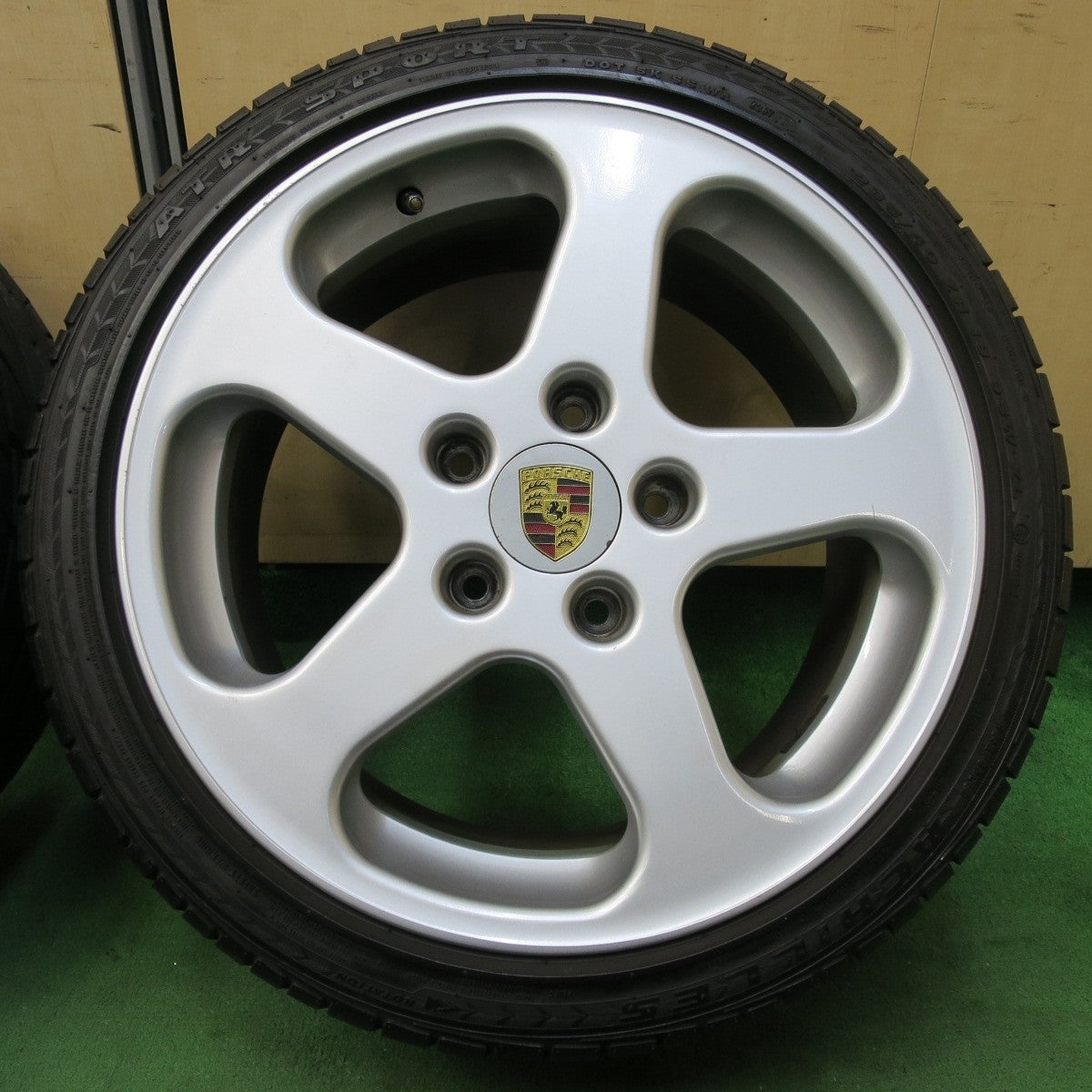 4本価格★ポルシェ等 O・Z RUF 235/40R18 265/35R18 ATR SPORT アキレス ハンコック ベンタス V12 evo PCD130/5H★4112701イノ