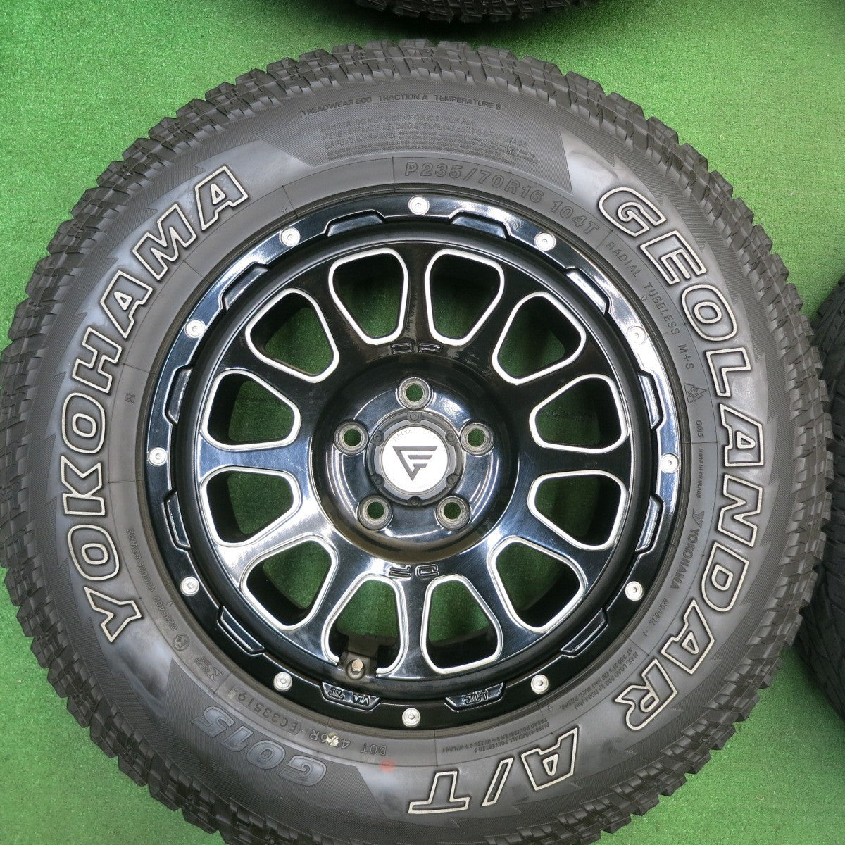 キレイ★DELTA FORCE OVAL CRIMSON 235/70R16 ヨコハマ ジオランダー A/T G015 ホワイトレター デルタフォース オーバル クリムソン PCD114.3/5H★5041807TNノ
