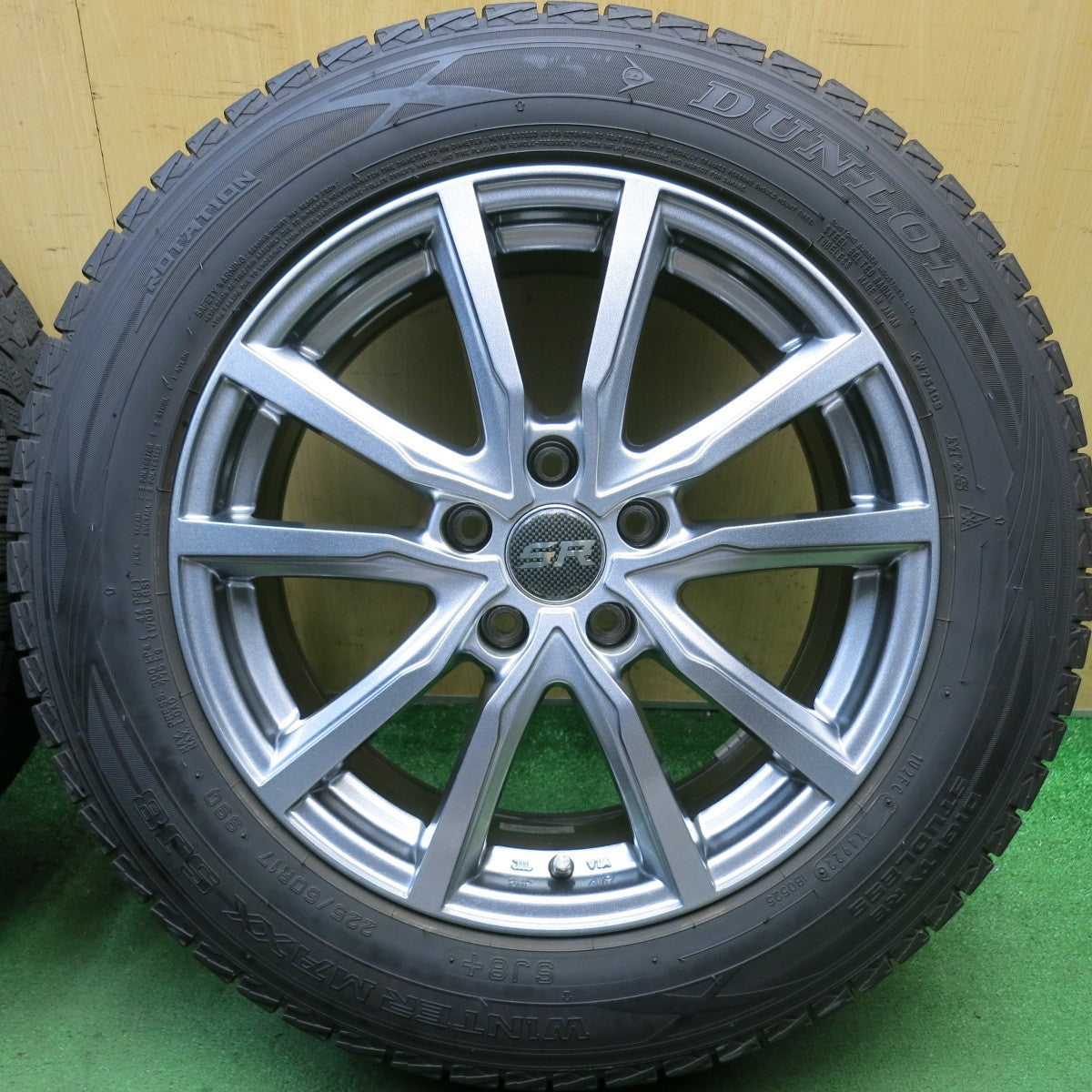 バリ溝!22年!キレイ!9.5分◎スタッドレス 225/60R17 ダンロップ ウインターマックス SJ8 SJ8+ STRANGER ストレンジャー 17インチ PCD114.3/5H◎6101108HAス