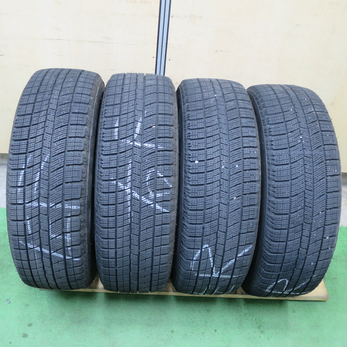 キレイ!21年★プリウス 等 195/65R15 スタッドレス ナンカン アイスアクティバ AW-1 CEREBRO セレブロ 15インチ PCD100/5H★5050602TTス