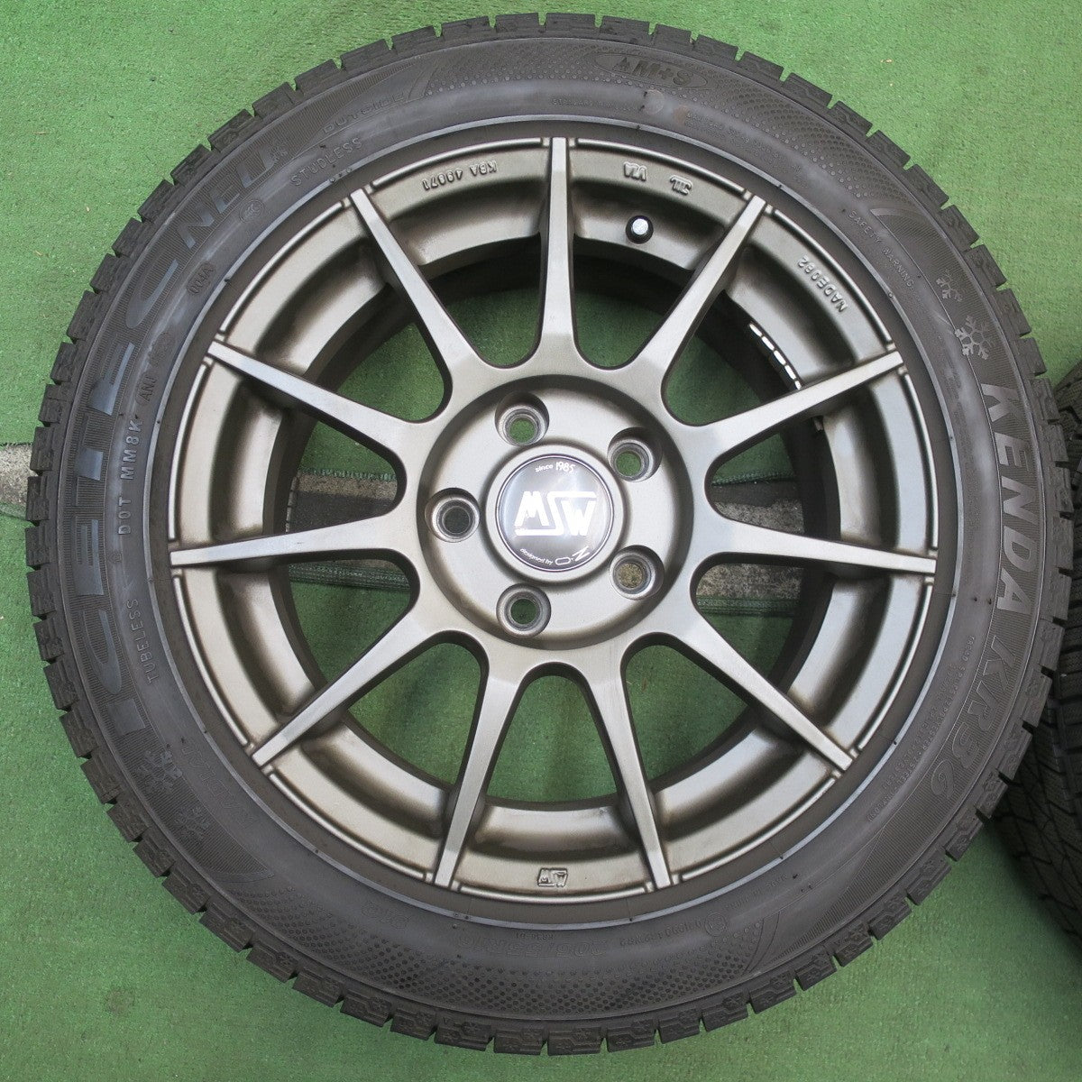 バリ溝!22年!キレイ!9.5分★BMW 等 MSW85 O・Z 205/55R16 スタッドレス ケンダ KR36 アイステック ネオ 16インチ OZ PCD120/5H★5100102NJス