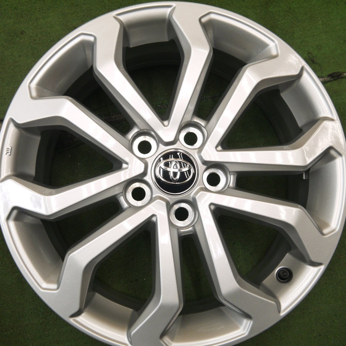 新車外し!付属品付き★トヨタ カローラ クロス Sグレード 純正 ホイール 17インチ 17×6.5J PCD114.3/5H★5063002Hホ