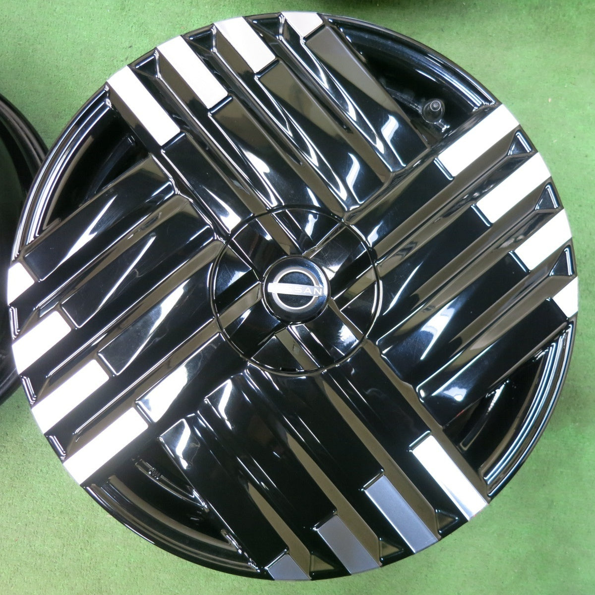 キレイ★日産 E13 ノート オーラ 純正 ホイール 17インチ AURA 17×6.5J PCD100/4H★4121101SYホ