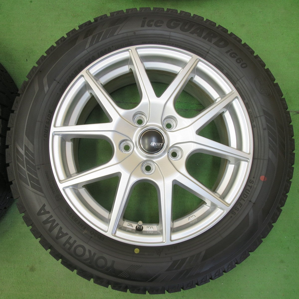 超バリ溝!23年!キレイ!ほぼ10分★スタッドレス 205/60R16 ヨコハマ アイスガード iG60 SPORT DAISY スポルト デイジー 16インチ PCD114.3/5H★5042304イス