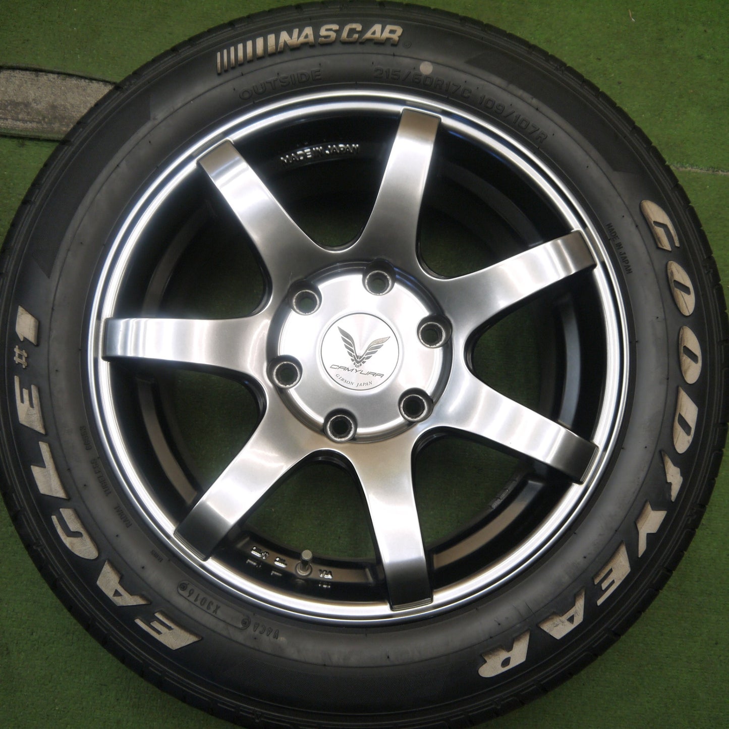 バリ溝!キレイ!9分★CAMYURA GIBSON 215/60R17 109/107R グッドイヤー イーグル #1 ギブソン カミュラ 17インチ PCD139.7/6H★5082605Hノ