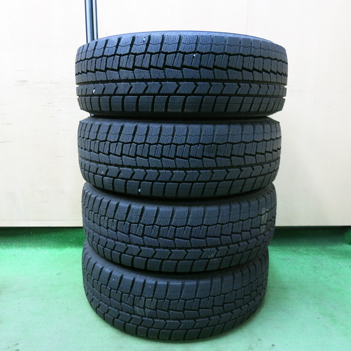 バリ溝!キレイ!ほぼ10分★プリウス 等 195/65R15 スタッドレス ダンロップ ウインターマックス WM02 E spider 15インチ PCD100/5H★5050201SYス