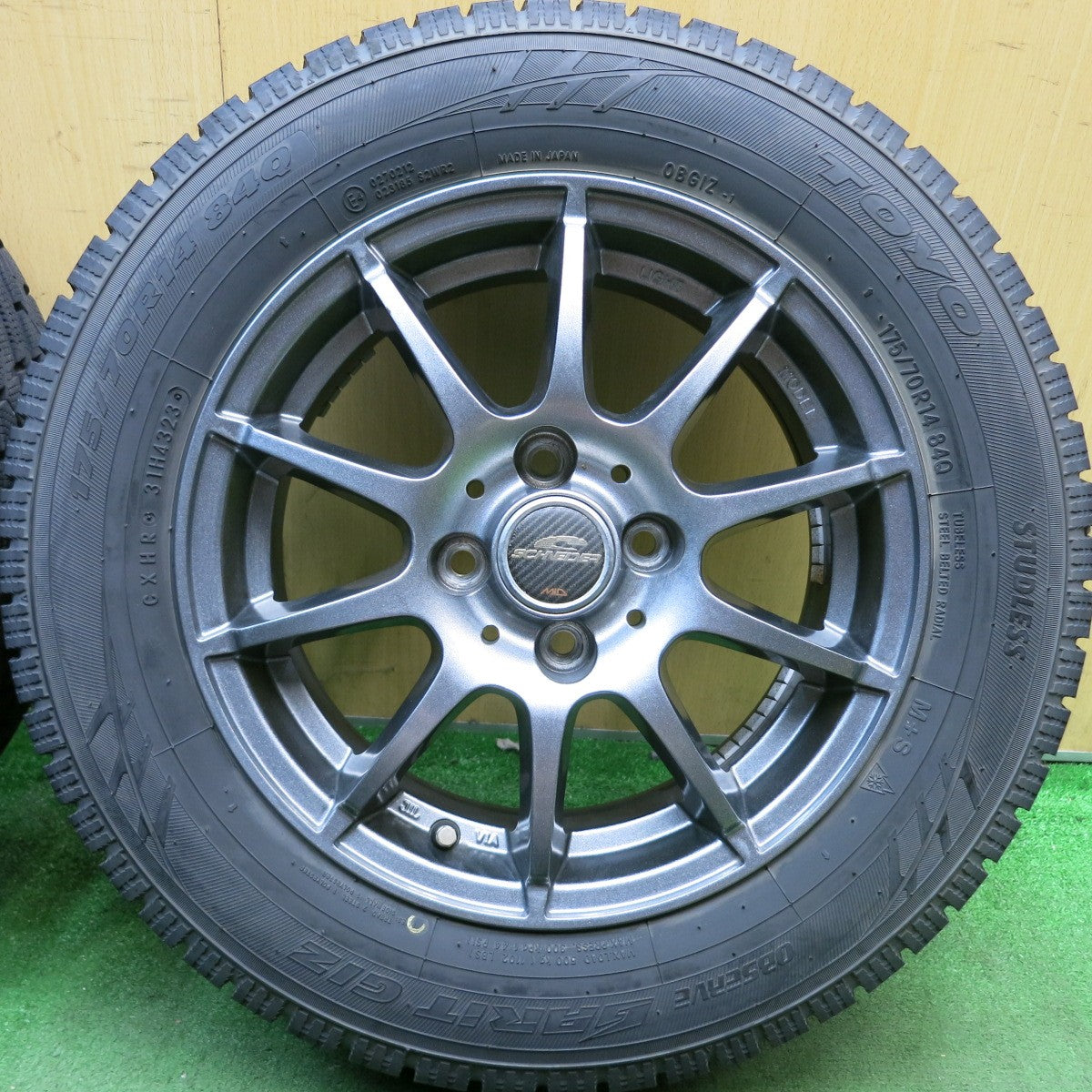 バリ溝!23年!キレイ!9.5分★スタッドレス 175/70R14 トーヨー オブザーブ ガリット GIZ SCHNEIDER MiD シュナイダー マルカ 14インチ PCD100/4H★5092702HAス