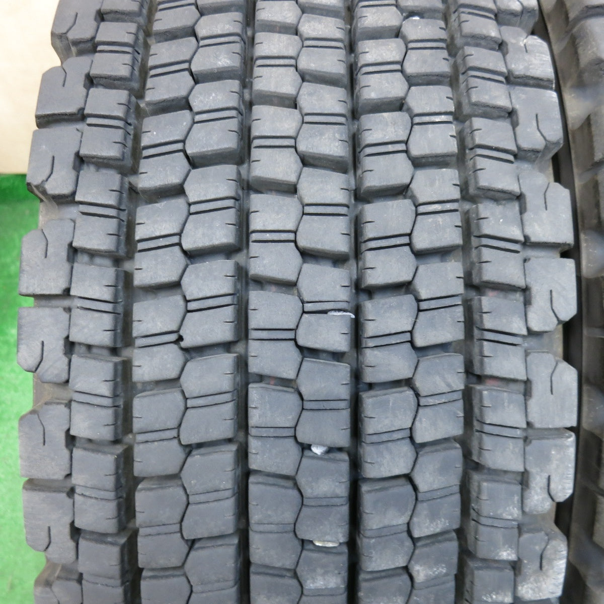 バリ溝!24年!9分!6本★トラック タイヤ 245/70R19.5 136/134J スタッドレス ブリヂストン W900 19.5インチ★5061904SYスタ