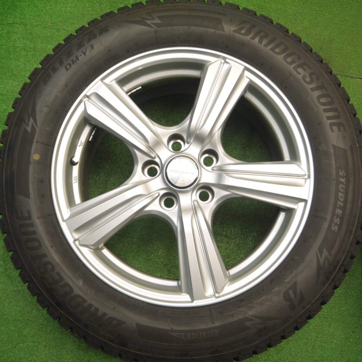 バリ溝 23年 綺麗 9.5分以上★スタッドレス 225/60R17 ブリヂストン ブリザック DM-V3 VIOLENTO KS PCD114.3/5H★4111810Hス