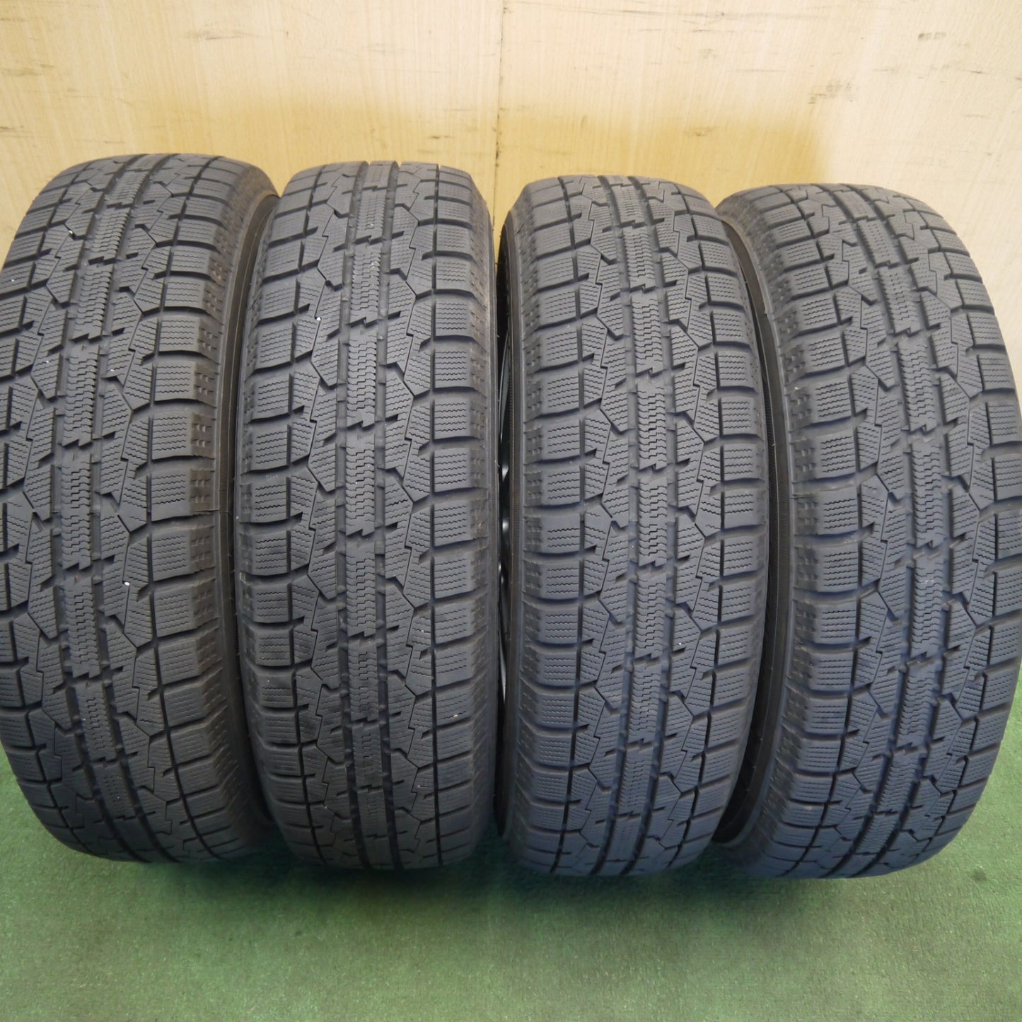 バリ溝!キレイ!8.5分★スタッドレス 165/70R14 トーヨー オブザーブ ガリット GIZ ravrion LUMIERE ラブリオン 14インチ PCD100/4H★6060102Hス