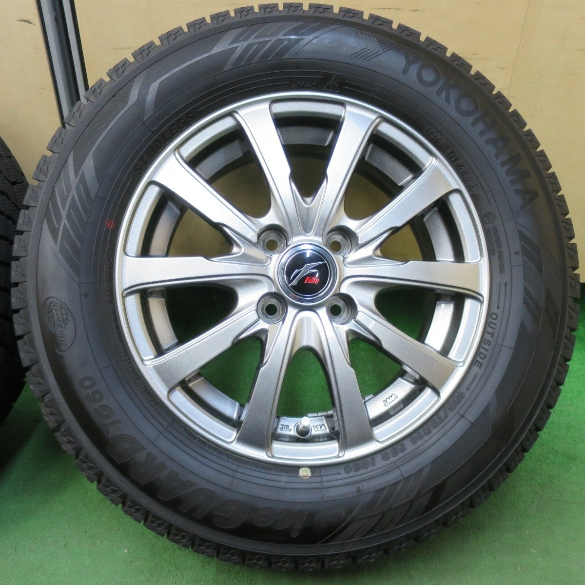 バリ溝!21年!キレイ!ほぼ10分★スタッドレス 185/70R14 ヨコハマ アイスガード iG60 Fang ファング 14インチ PCD100/4H★5012805イス