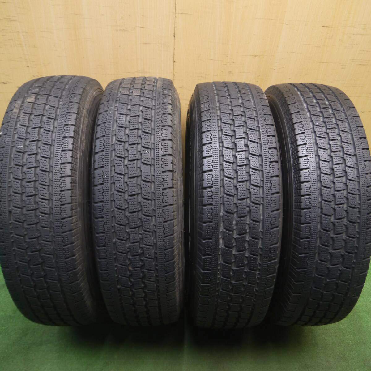 バリ溝!キレイ!8.5分★195/80R15 107/105L トーヨー デルベックス 934 Exceeder エクシーダー 15インチ PCD139.7/6H★5021805Hス